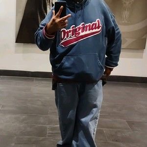 Meet your Posher, Cesar